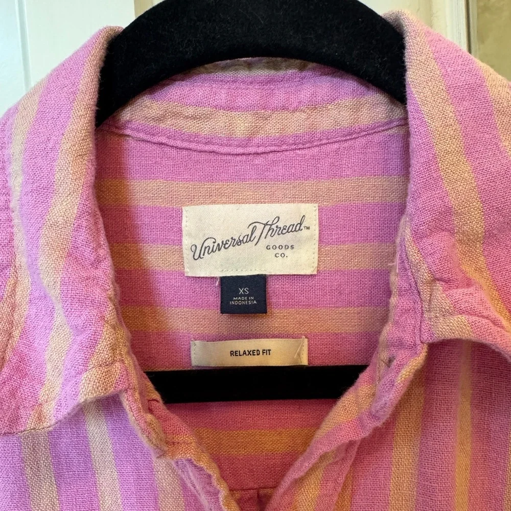 Universal Thread Striped Set - Picture 3 of 4